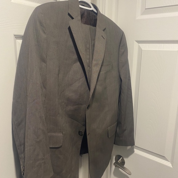 Men’s suit and pants - Picture 2 of 3